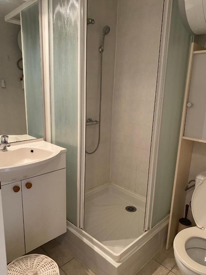 Joli Appartement Mezzanine Avec Parking La Roquille Агде Екстериор снимка